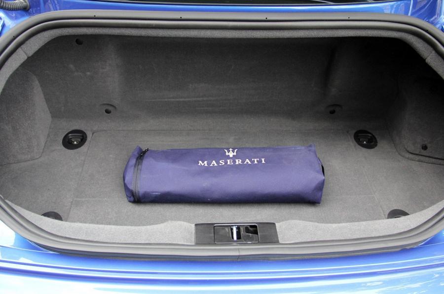  Maserati GranTurismo Sport 2013 года  (фото 5 из 56)